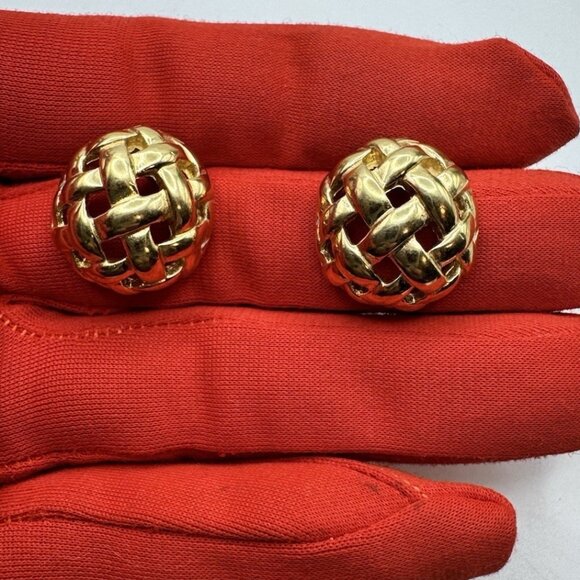 GIVENCHY Elegant Gold Plated Domed Basket Weave Button Earrings Vintage - Picture 1 of 11